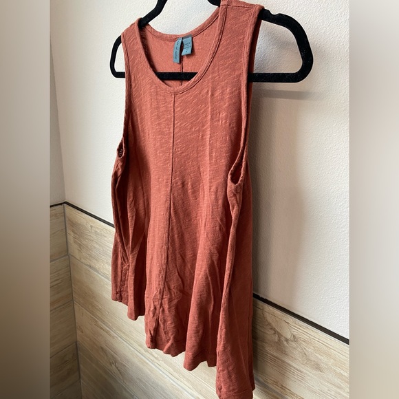 ⬅️ Left of Center⬅️ Tank - Picture 3 of 4